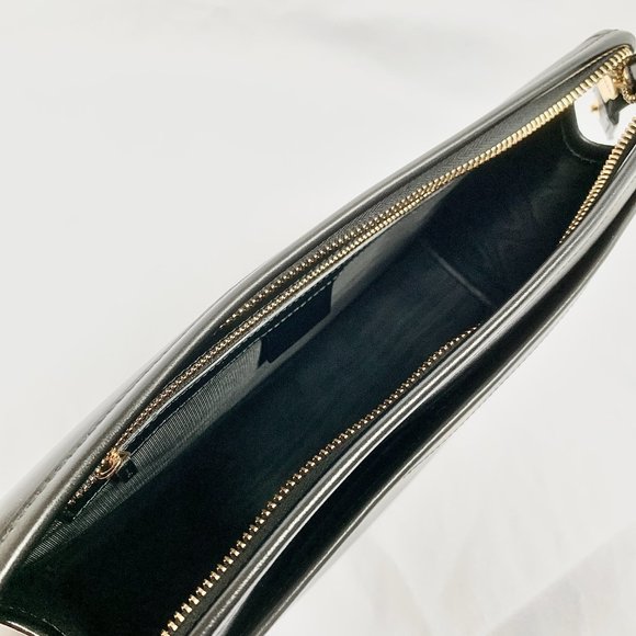 Gucci Metallic Print Logo Clutch in Black - Picture 7 of 11